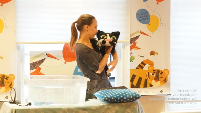 DSC03013- DSC08555- Nationale Voorleesdagen - boekhandel heinen kerkstraat - 24jan2018 - foto GerardMontE web