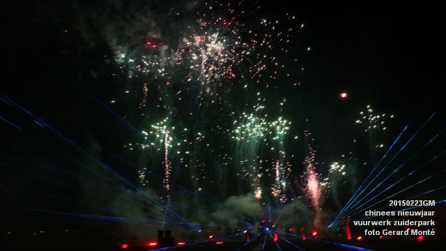 DSC01137- chinees nieuwjaar vuurweerk zuiderpark - 23febr2015 - foto GerardMontE dia