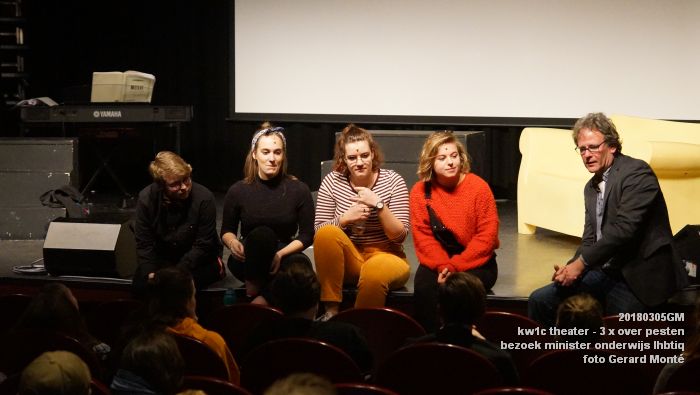 DSC08485- kw1c Koningszaal Theateropleding - 3 x over pesten - bezoek minister onderwijs - 5mrt2018 - foto GerardMontE web
