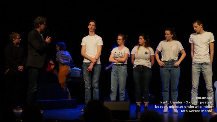 DSC08523- kw1c Koningszaal Theateropleding - 3 x over pesten - bezoek minister onderwijs - 5mrt2018 - foto GerardMontE web