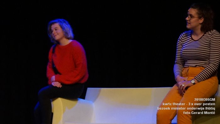 DSC08526- kw1c Koningszaal Theateropleding - 3 x over pesten - bezoek minister onderwijs - 5mrt2018 - foto GerardMontE web