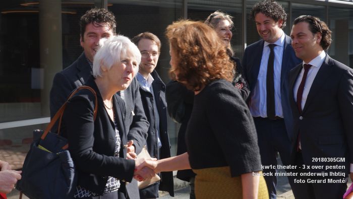 DSC08552- kw1c Koningszaal Theateropleding - 3 x over pesten - bezoek minister onderwijs - 5mrt2018 - foto GerardMontE web