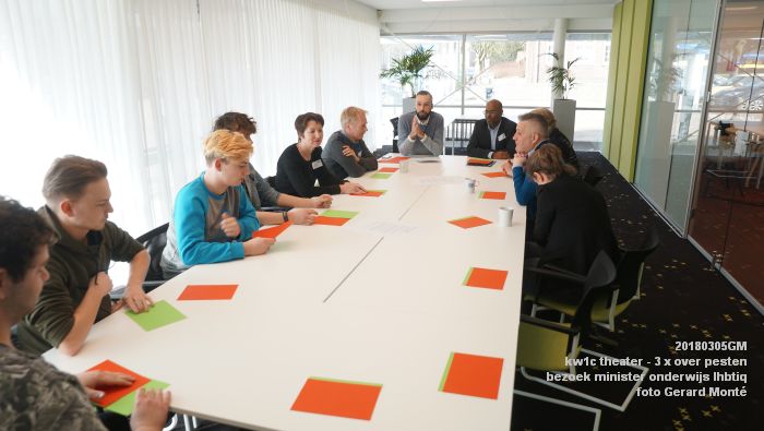 DSC08579- kw1c Koningszaal Theateropleding - 3 x over pesten - bezoek minister onderwijs - 5mrt2018 - foto GerardMontE web