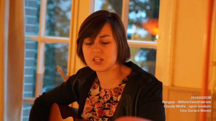 hDSC06517- Claudy Wolfs - Hangop op woensdag -  open podium - WillemTweeFabriek - 2mei2018 -  foto GerardMontE web