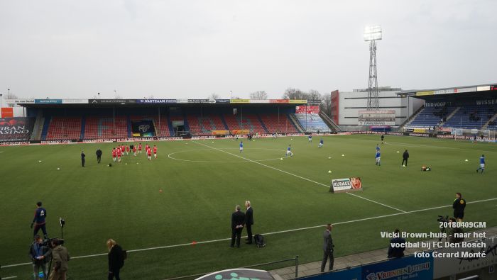 fDSC02747- vicki brown-huis VBH - naar het voetbal bij FC Den Bosch - 9apr2018 - foto GerardMontE web