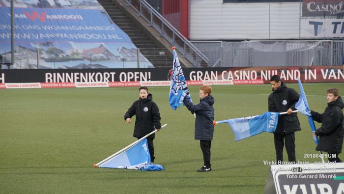 fDSC02783- vicki brown-huis VBH - naar het voetbal bij FC Den Bosch - 9apr2018 - foto GerardMontE web