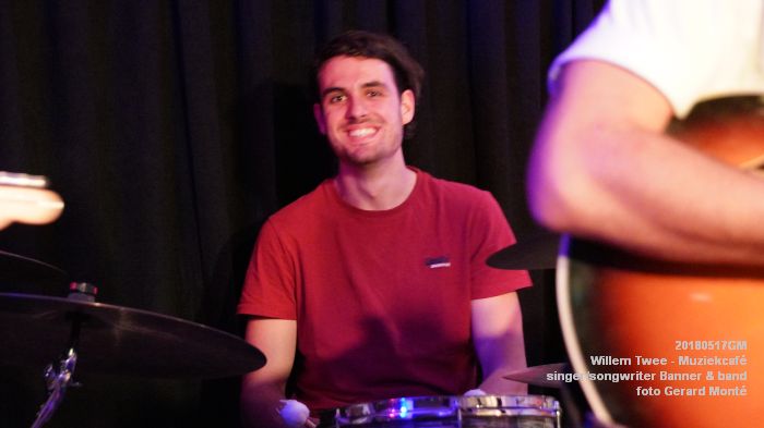 iDSC07143-Willem Twee - Muziekcafe op donderdag in de Concertzaal - Banner - 17meil2018 - foto GerardMontE web iDSC07143-Willem Twee - Muziekcafe op donderdag in de Concertzaal - Banner - 17meil2018 - foto GerardMontE web