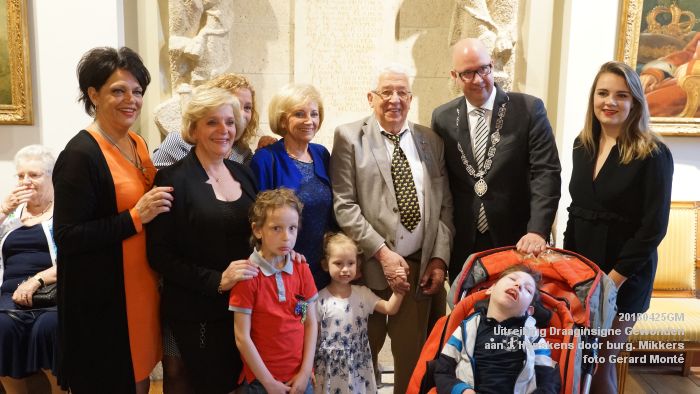 DSC04836- Uitreiking Draaginsigne Gewonden aan dhr. J. Henskens door burgemeester Mikkers - 25april2018 - foto GerardMontE web