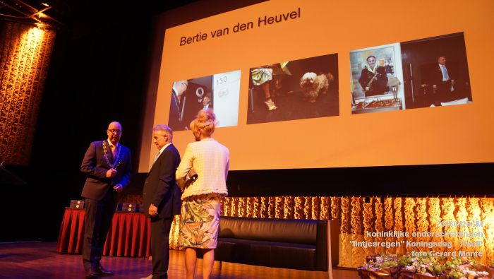 DSC05037- ThadP pleinzaal - lintjesregen koninklijke onderscheidingen tgv Koningsdag - 26april2018 - foto GerardMontE web