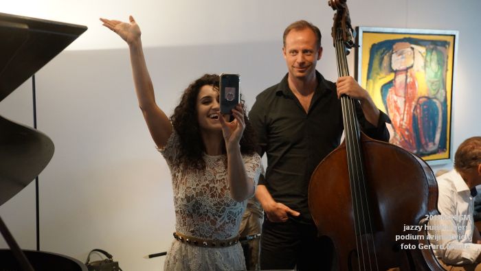 DSC06398- jazzy huiskamers - podium azijnfabriek - 10meil2018 -  foto GerardMontE web