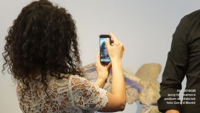 DSC06399- jazzy huiskamers - podium azijnfabriek - 10meil2018 -  foto GerardMontE web