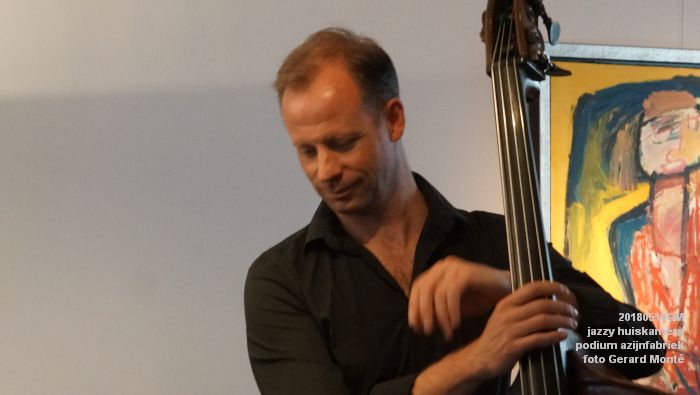 DSC06405- jazzy huiskamers - podium azijnfabriek - 10meil2018 -  foto GerardMontE web