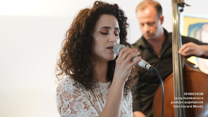 DSC06411- jazzy huiskamers - podium azijnfabriek - 10meil2018 -  foto GerardMontE web
