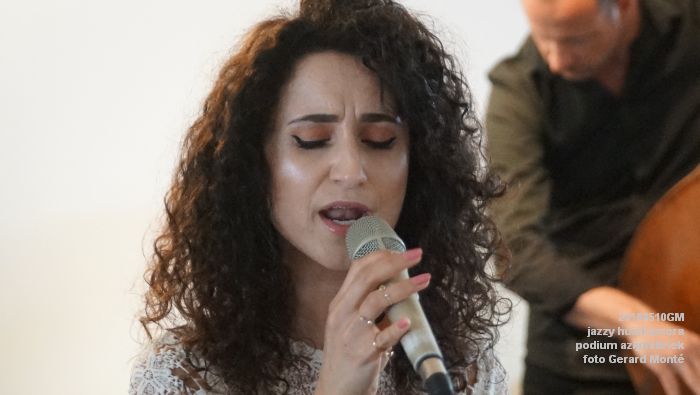 DSC06418- jazzy huiskamers - podium azijnfabriek - 10meil2018 -  foto GerardMontE web