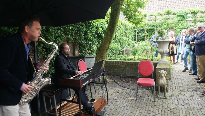 DSC06444- jazzy huiskamers - podium azijnfabriek - 10meil2018 -  foto GerardMontE web