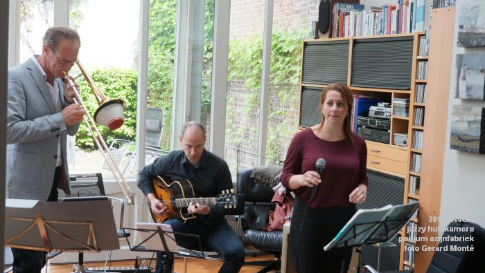 DSC06452- jazzy huiskamers - podium azijnfabriek - 10meil2018 -  foto GerardMontE web