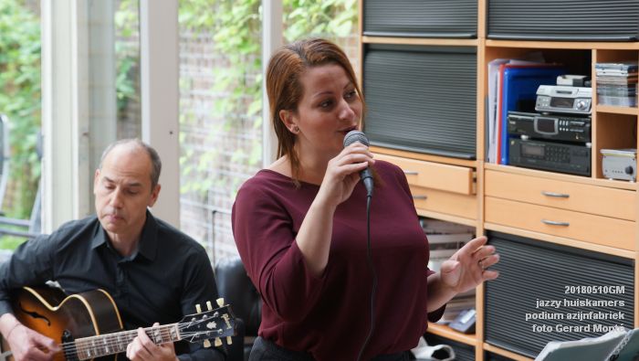 DSC06463- jazzy huiskamers - podium azijnfabriek - 10meil2018 -  foto GerardMontE web