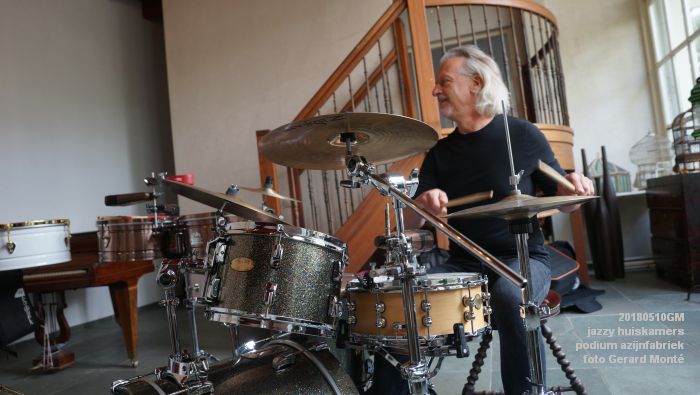 DSC06486- jazzy huiskamers - podium azijnfabriek - 10meil2018 -  foto GerardMontE web