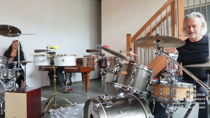 DSC06488- jazzy huiskamers - podium azijnfabriek - 10meil2018 -  foto GerardMontE web