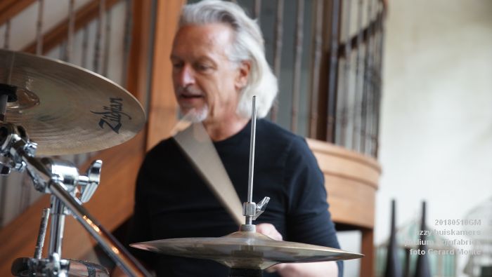 DSC06511- jazzy huiskamers - podium azijnfabriek - 10meil2018 -  foto GerardMontE web