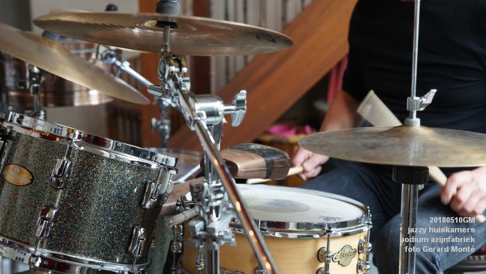 DSC06512- jazzy huiskamers - podium azijnfabriek - 10meil2018 -  foto GerardMontE web