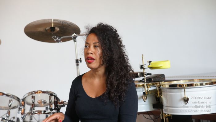 DSC06518- jazzy huiskamers - podium azijnfabriek - 10meil2018 -  foto GerardMontE web