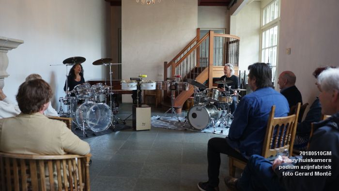 DSC06530- jazzy huiskamers - podium azijnfabriek - 10meil2018 -  foto GerardMontE web