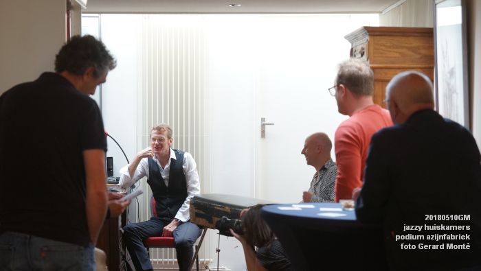 DSC06543- jazzy huiskamers - podium azijnfabriek - 10meil2018 -  foto GerardMontE web