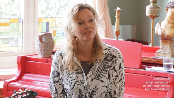 DSC06557- jazzy huiskamers - podium azijnfabriek - 10meil2018 -  foto GerardMontE web