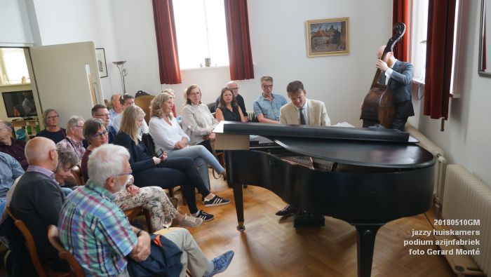 DSC06562- jazzy huiskamers - podium azijnfabriek - 10meil2018 -  foto GerardMontE web