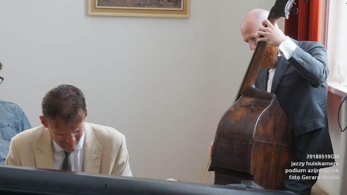 DSC06568- jazzy huiskamers - podium azijnfabriek - 10meil2018 -  foto GerardMontE web