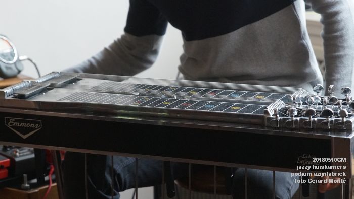 DSC06579- jazzy huiskamers - podium azijnfabriek - 10meil2018 -  foto GerardMontE web