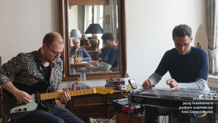 DSC06582- jazzy huiskamers - podium azijnfabriek - 10meil2018 -  foto GerardMontE web