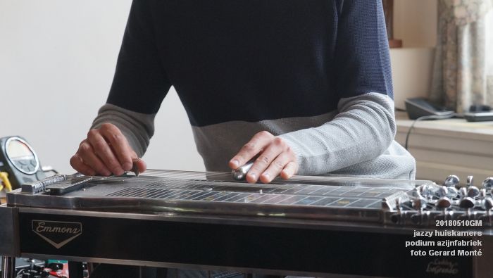 DSC06586- jazzy huiskamers - podium azijnfabriek - 10meil2018 -  foto GerardMontE web
