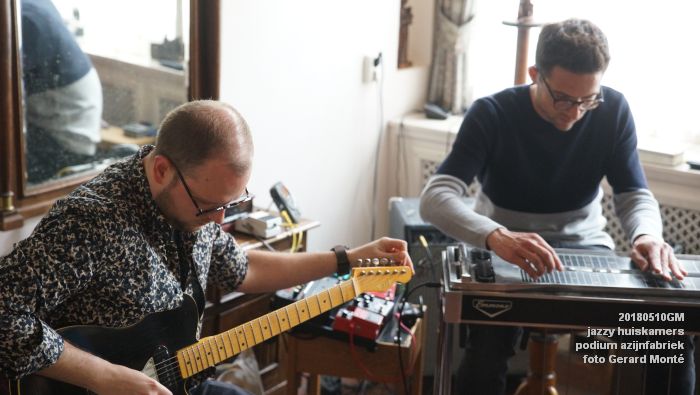 DSC06590- jazzy huiskamers - podium azijnfabriek - 10meil2018 -  foto GerardMontE web