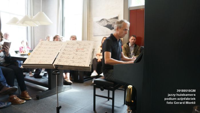 DSC06598- jazzy huiskamers - podium azijnfabriek - 10meil2018 -  foto GerardMontE web