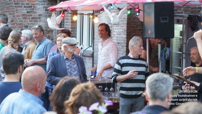 DSC06650- jazzy huiskamers - podium azijnfabriek - 10meil2018 -  foto GerardMontE web