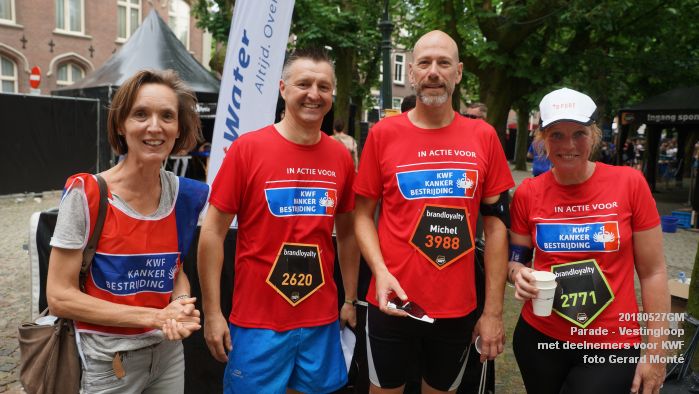 DSC08318- Parade Vestingloop met deelnemers voor KWF - 27mei2018 -  foto GerardMontE web