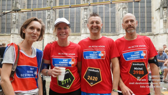 DSC08321- Parade Vestingloop met deelnemers voor KWF - 27mei2018 -  foto GerardMontE web
