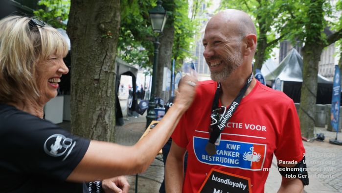 DSC08332- Parade Vestingloop met deelnemers voor KWF - 27mei2018 -  foto GerardMontE web