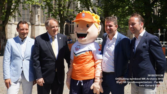 DSC01373 -Onthulling symbool WK Archery 2019 - Start van het NK handboogschieten op de Parade - 1juli2018 -  foto GerardMontE web