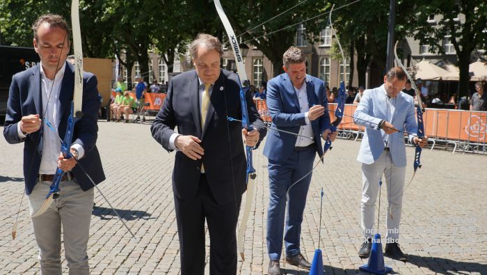 DSC01383 -Onthulling symbool WK Archery 2019 - Start van het NK handboogschieten op de Parade - 1juli2018 -  foto GerardMontE web