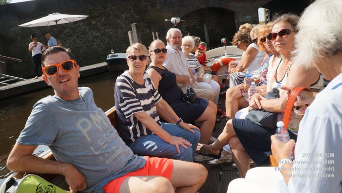 oDSC02231-  Vicki Brown-huis VBH - Binnendieze-vaartocht - 2aug2018 -  foto GerardMontE web