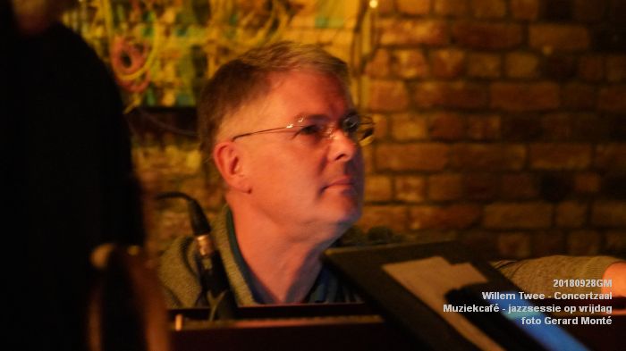 jDSC05315- Willem Twee - Muziekcafe jazz op de vrijdag in de Concertzaal - 28sept2018 - foto GerardMontE web jDSC05315- Willem Twee - Muziekcafe jazz op de vrijdag in de Concertzaal - 28sept2018 - foto GerardMontE web