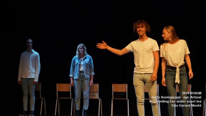 DSC08237- kw1c Koningszaal - voorstelling theateropleiding - Een ander soort les - 10okt2018 -  foto GerardMontE web
