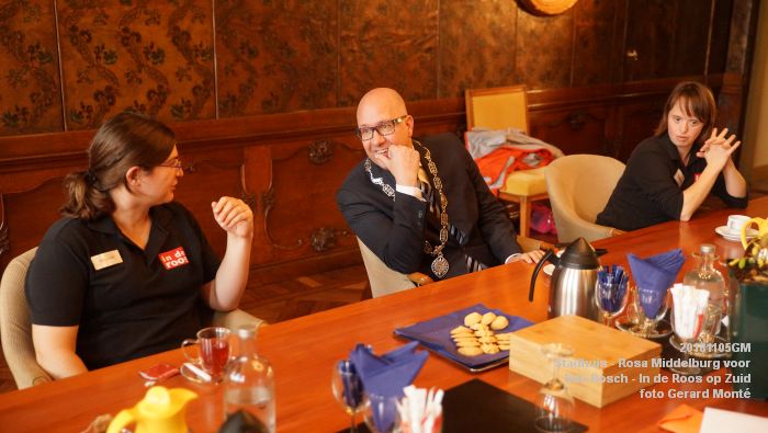 DSC01826- Stadhuis - Rosa Middelburg voor Den Bosch komt bij In de Roos op Zuid - 5nov2018 - foto GerardMontE web DSC01826- Stadhuis - Rosa Middelburg voor Den Bosch komt bij In de Roos op Zuid - 5nov2018 - foto GerardMontE web
