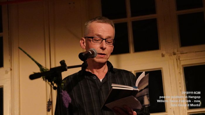 kDSC08668- poezie-podium Hangop Willem-Twee-Fabriek - 14nov2018 - foto GerardMontE web kDSC08668- poezie-podium Hangop Willem-Twee-Fabriek - 14nov2018 - foto GerardMontE web