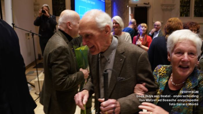 DSC09186- boek Huys van Boxtel - onderscheiding Ton Wetzer - Bossche encyclopedie - 18nov2018 - foto GerardMontE web DSC09186- boek Huys van Boxtel - onderscheiding Ton Wetzer - Bossche encyclopedie - 18nov2018 - foto GerardMontE web