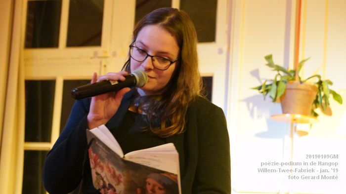 DSC05801- poezie-podium Hangop Willem-Twee-Fabriek - 9jan2019 -  foto GerardMontE web