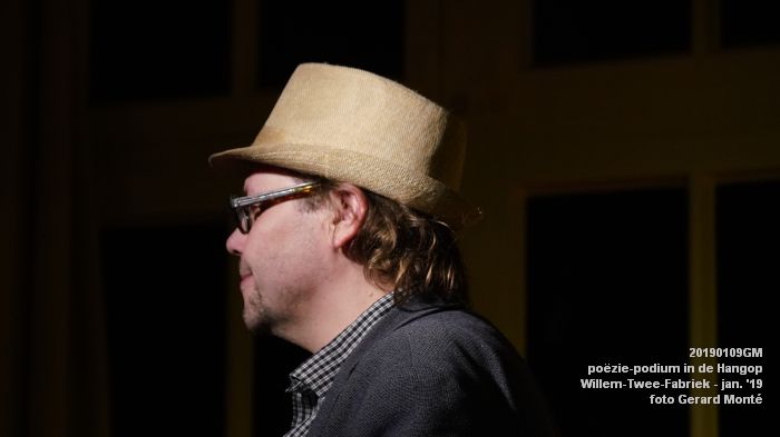DSC05811- poezie-podium Hangop Willem-Twee-Fabriek - 9jan2019 -  foto GerardMontE web